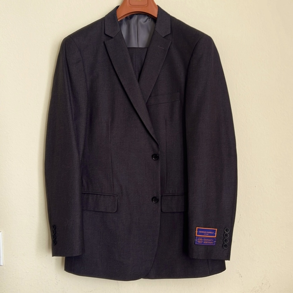 GIORGIO FIORELLI New men’s suit size 44L.